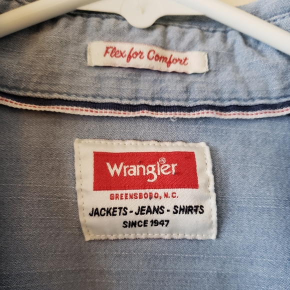 Wrangler Button Down Size L - Picture 3 of 3
